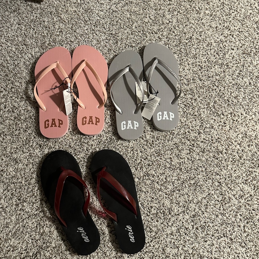 aerie Black Flip Flops with Maroon Straps